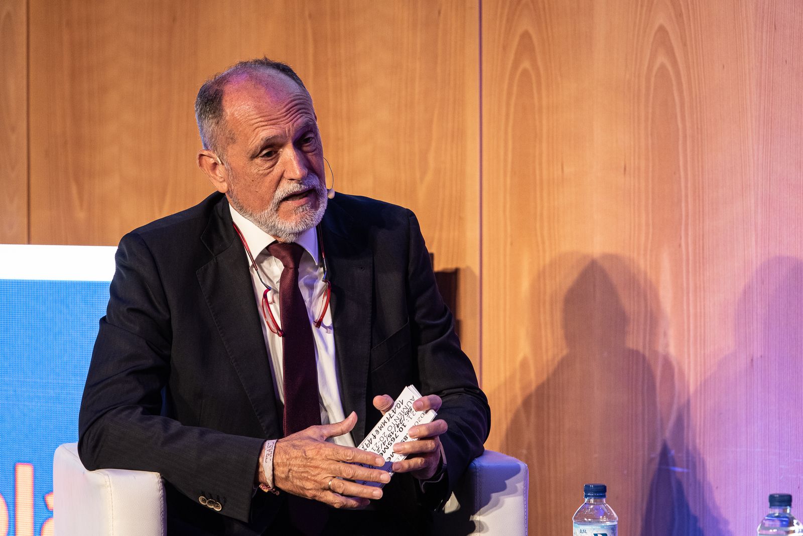 Imágenes de la presentación de la memoria de Aiqbe