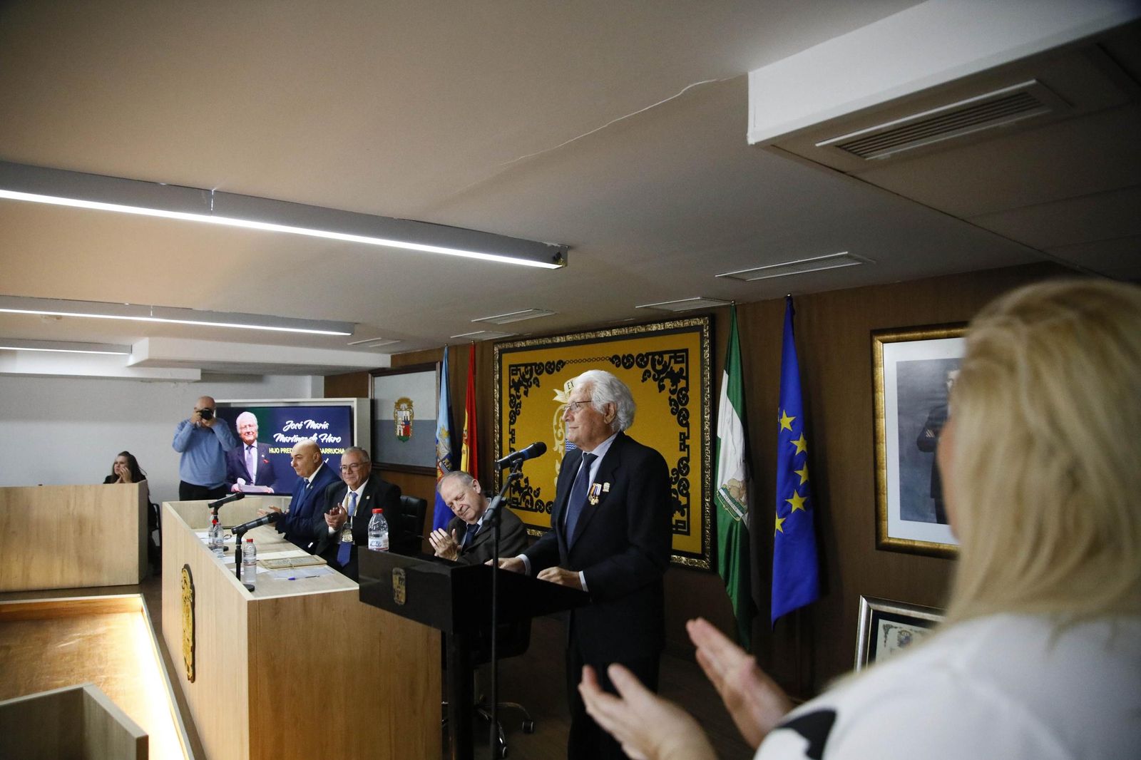 Las imágenes del nombramiento de hijo predilecto de Garrucha a José María Martínez de Haro