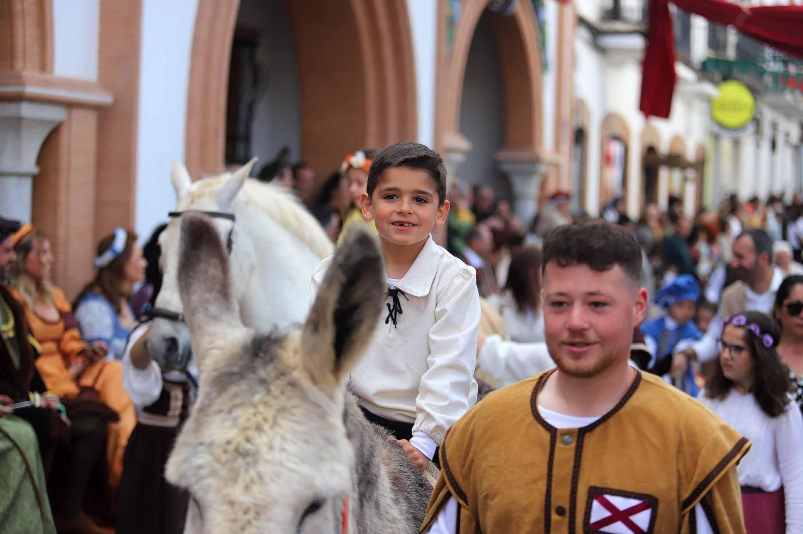 Imágenes del gran ambiente en la Feria Medieval de Palos de la Frontera, Huelva