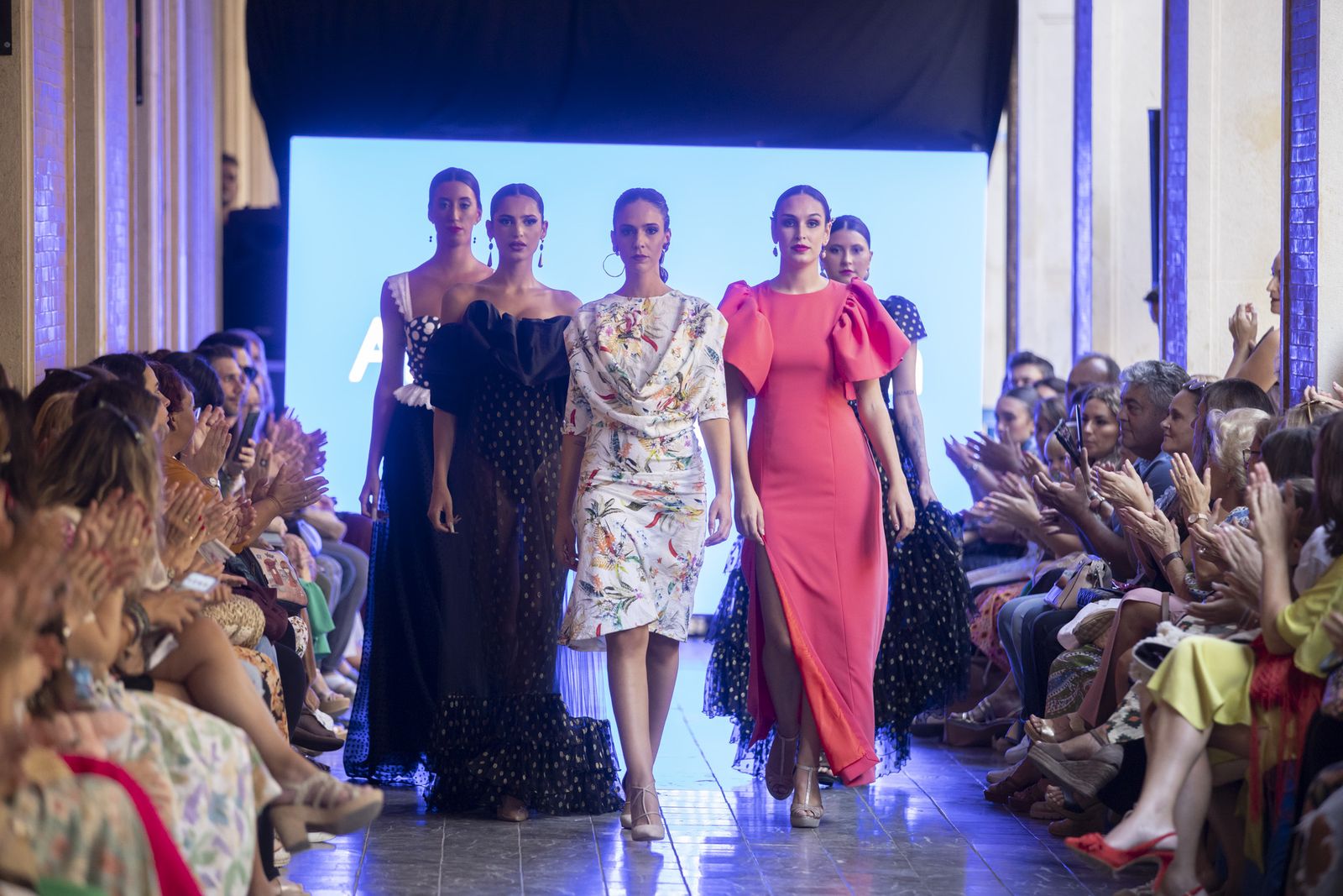 Imágenes del desfile 'Huelva provincia de moda' en la Gran Vía