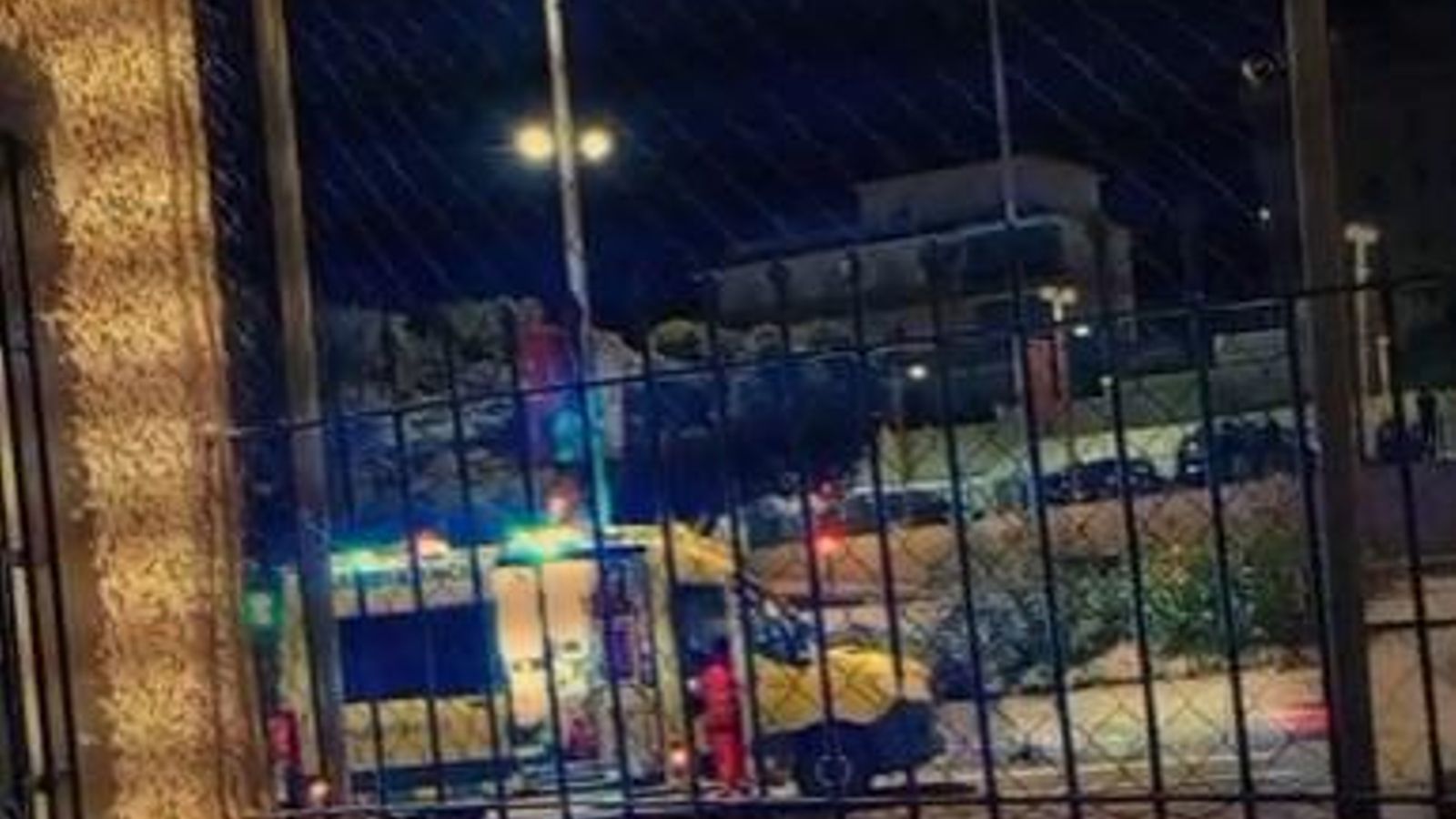 Una ambulancia en Valle Inclán en Málaga capital