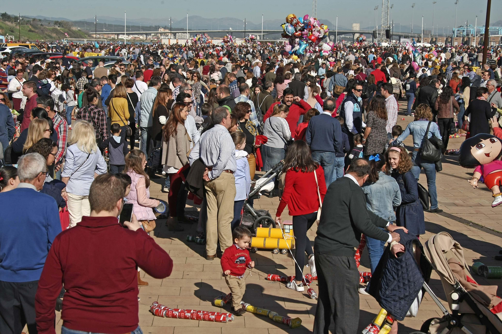 Arrastre de latas en Algeciras