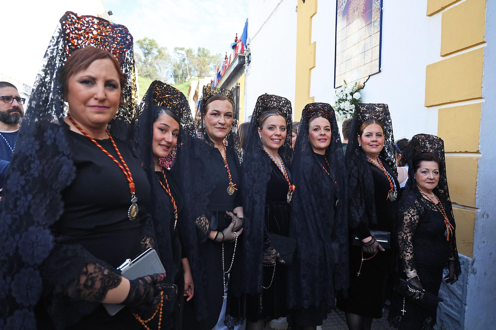 Imágenes de la VIrgen de Los Dolores por su barrio de las Colonias