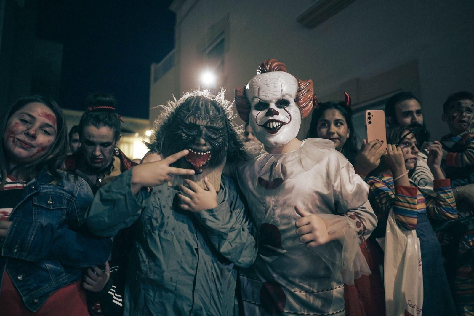 Las calles de Adra se llenaron de terror en la noche de Halloween