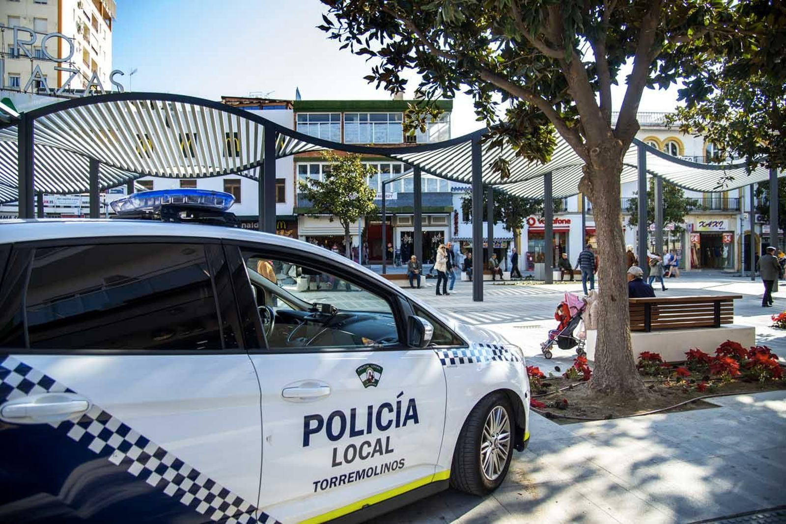 Vehículo de la Policía Local de Torremolinos. Vehículo de la Policía Local de Torremolinos.