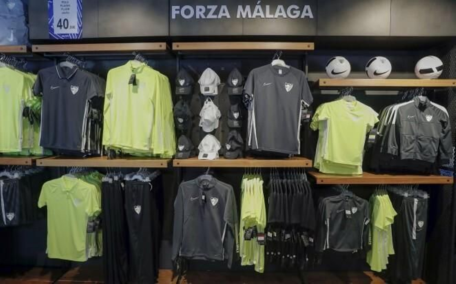 Imagen de una de las tiendas del Málaga. Imagen de una de las tiendas del Málaga.