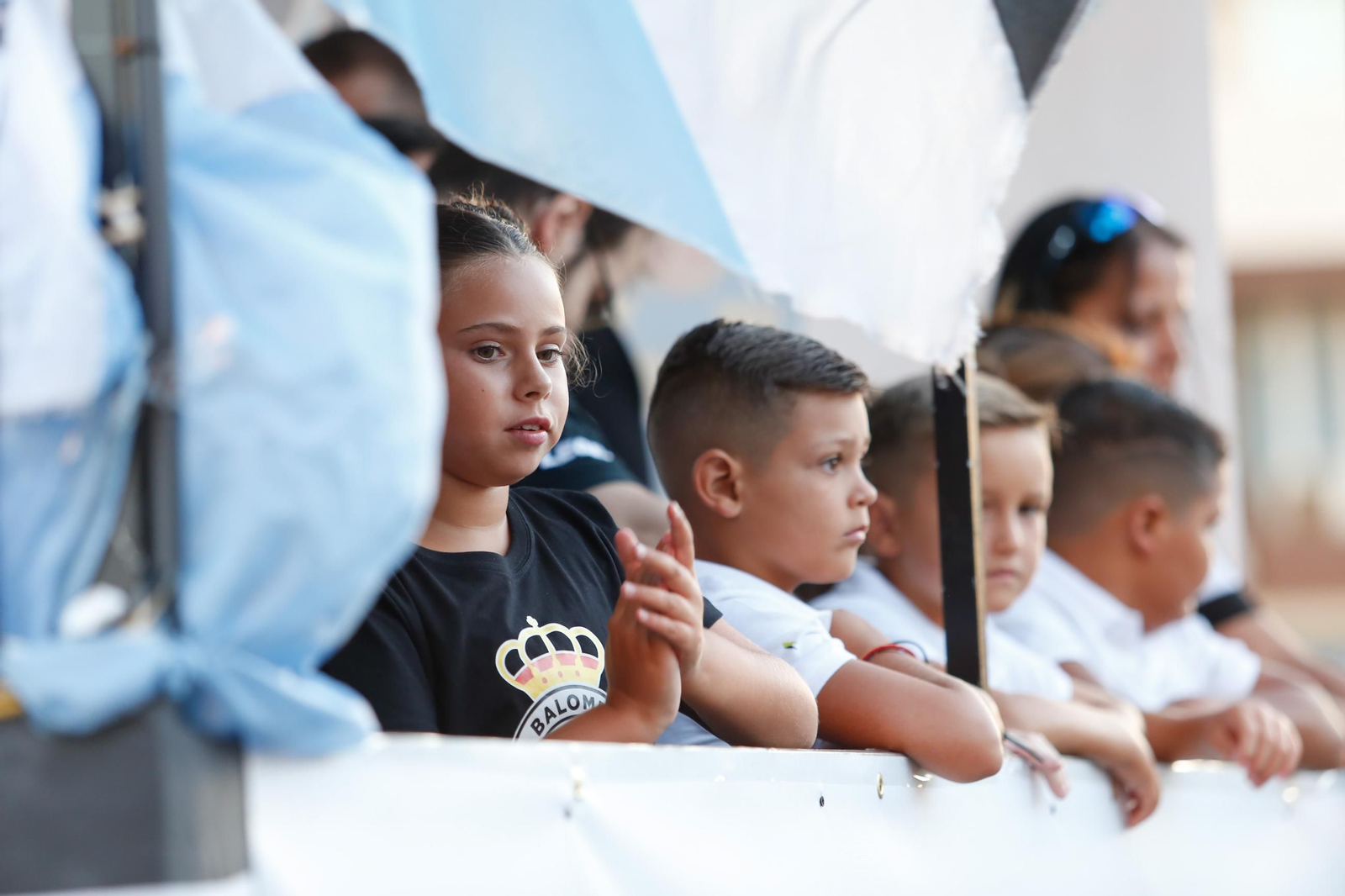 Búscate en las fotos de la cabalgata de la Feria de La Línea