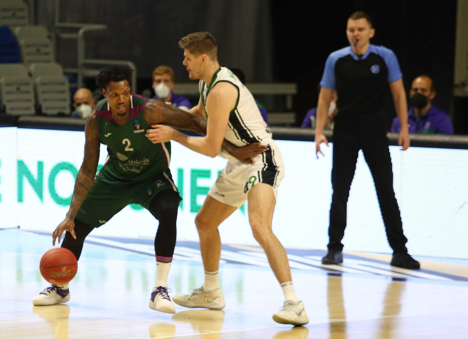 Thompson postea ante Morgan.