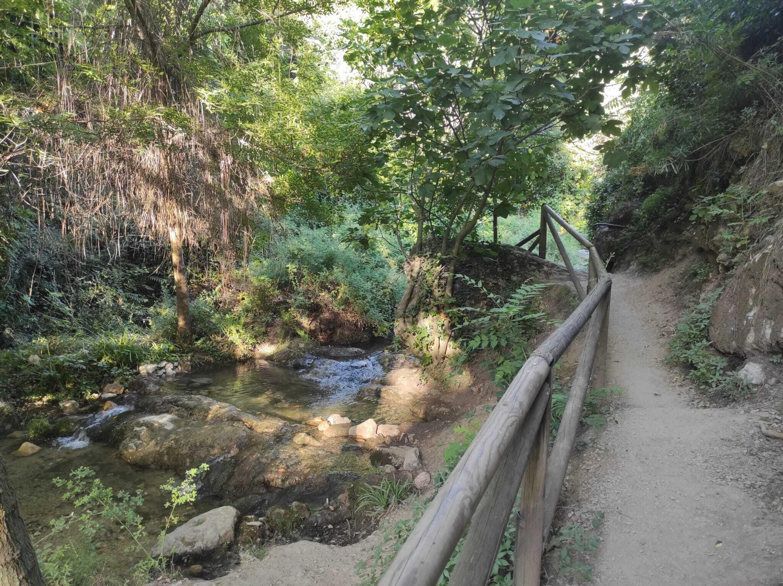 Las vistas durante todo el recorrido son espectaculares. Una inmersión total en la naturaleza. Las vistas durante todo el recorrido son espectaculares. Una inmersión total en la naturaleza.