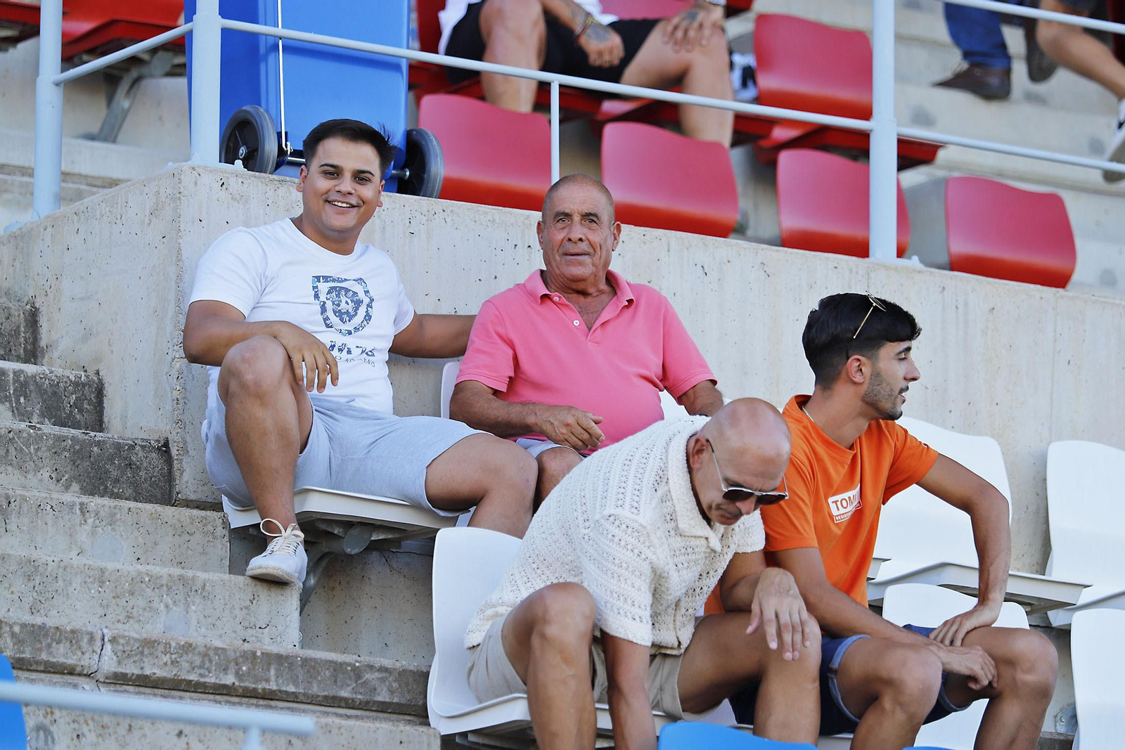 Imágenes del partido entre el Cartaya y el Recreativo de Huelva