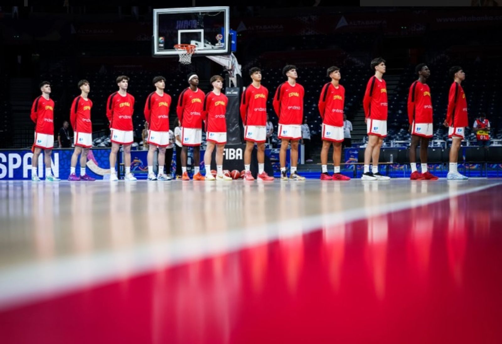 España sub 18 arrasa a Letonia (103-73) con buenos Del Pino y Rodríguez