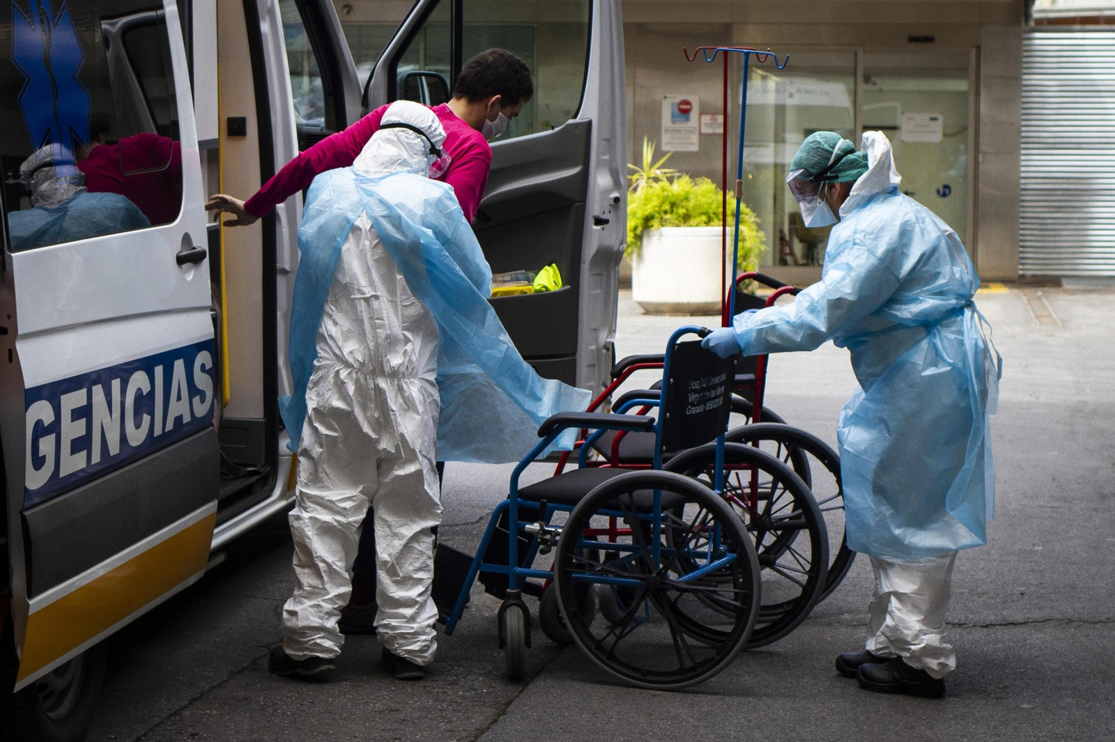 Con 215 hospitalizados y 21 fallecidos por coronavirus, Granada recurre ya a la sanidad privada