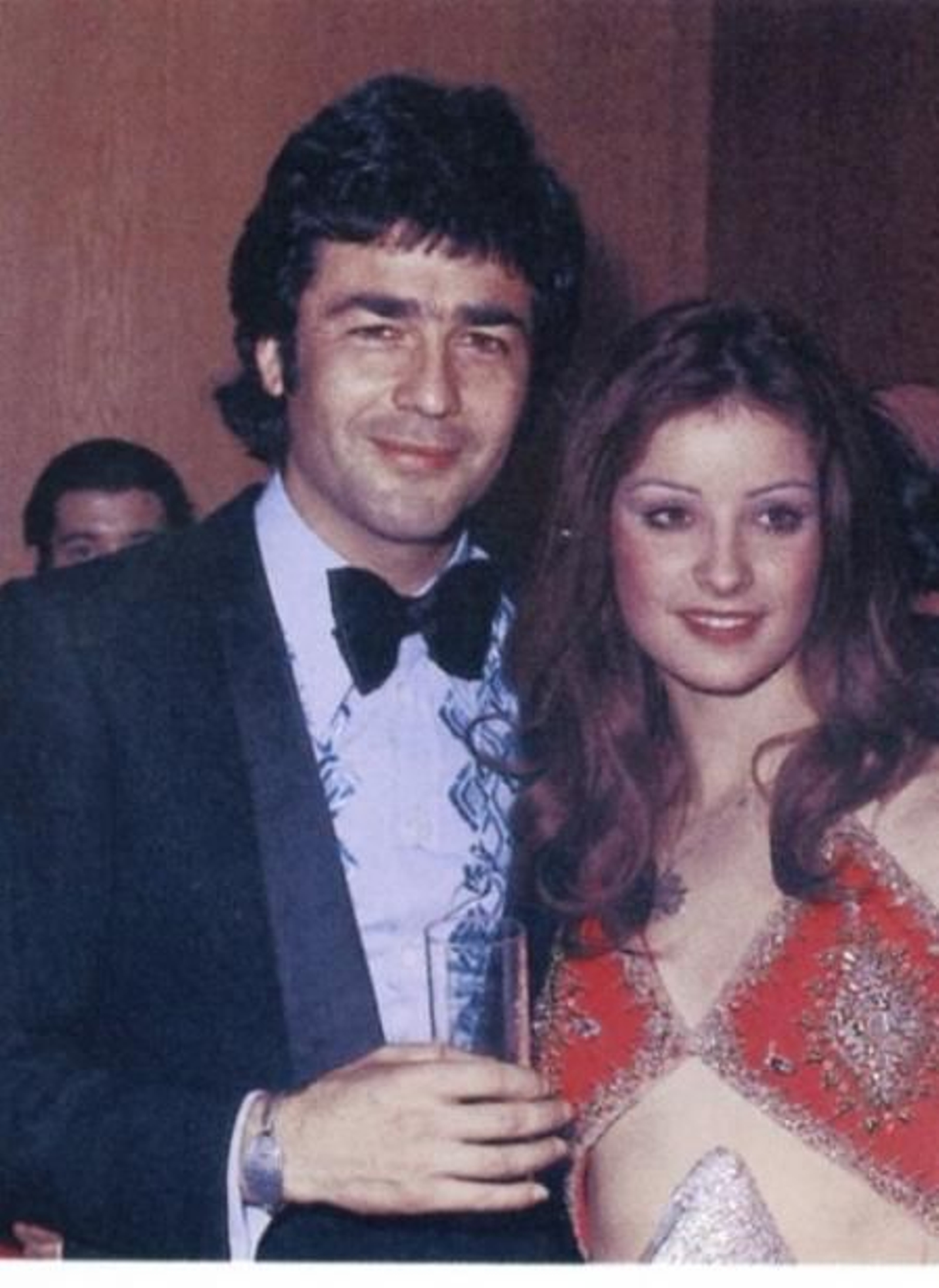 Máximo ha reconocido que ha sentido el amor de verdad junto a la malograda Amparo Muñoz. Máximo ha reconocido que ha sentido el amor de verdad junto a la malograda Amparo Muñoz.