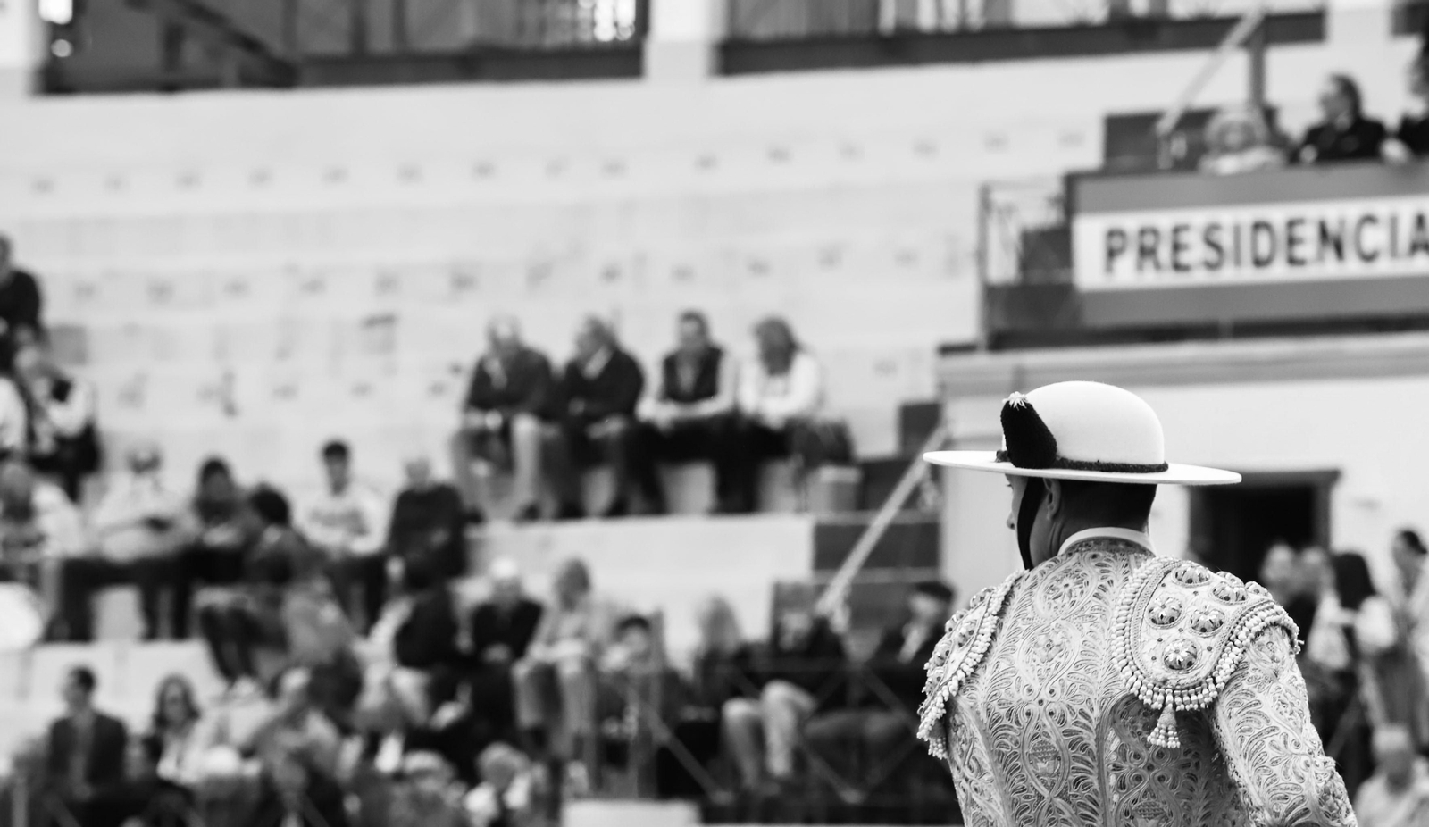 Imágenes de la novillada previa a la Semana Santa en la plaza de toros de La Línea