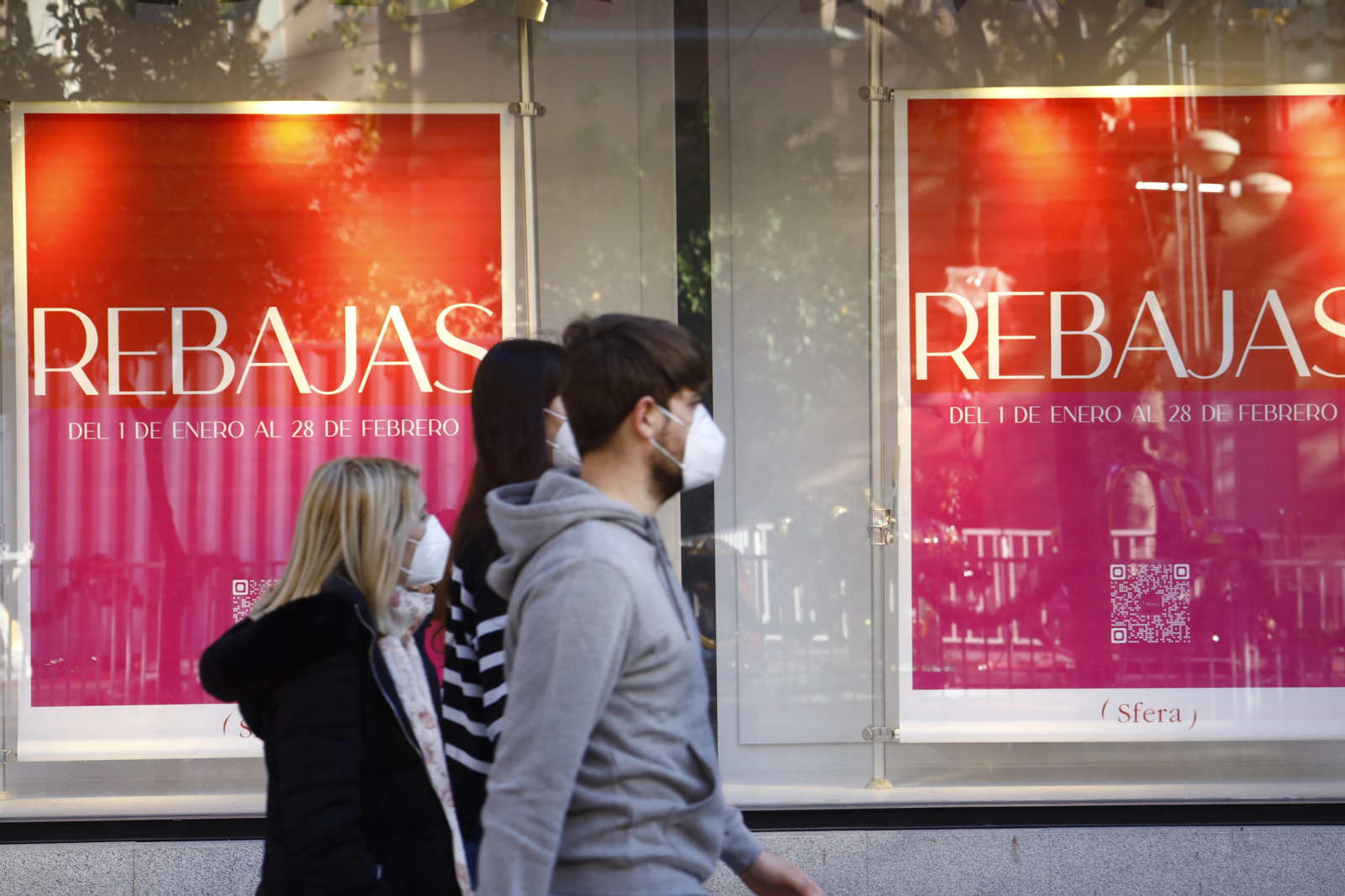 Así ha sido el primer día de rebajas en Córdoba, en fotografías