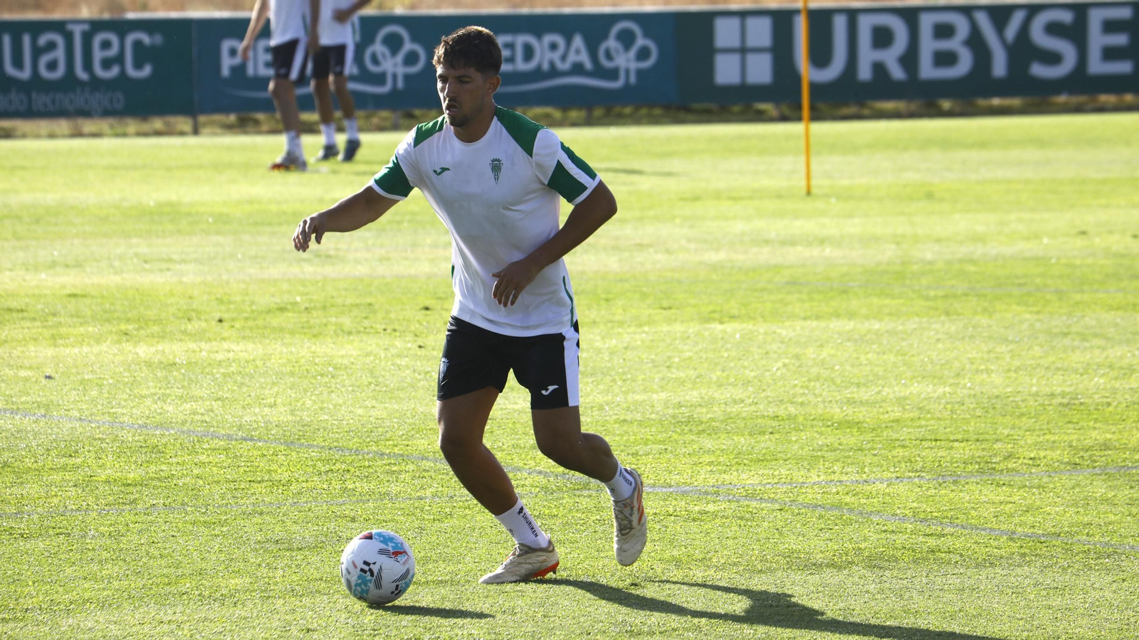 Mati Barboza, en un entrenamiento de pretemporada con el Córdoba CF.