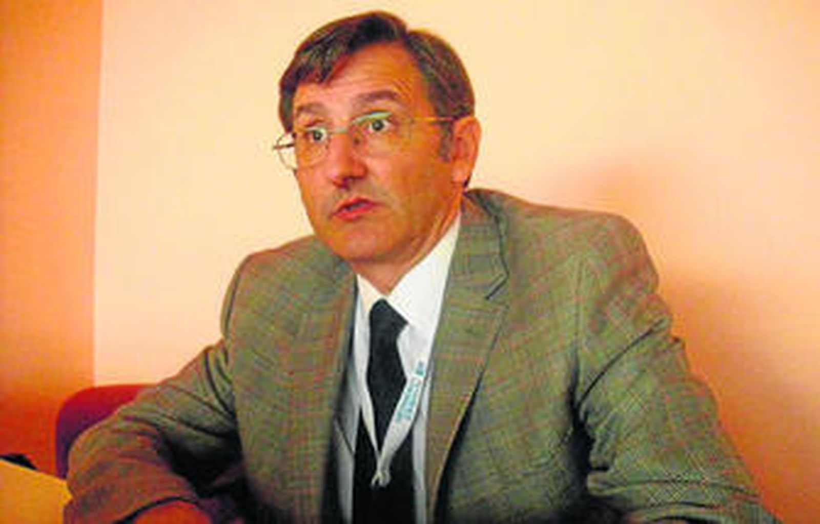 Guillermo García Ribas, neurólogo del Ramón y Cajal de Madrid, ayer, en el congreso Labclin 2011.