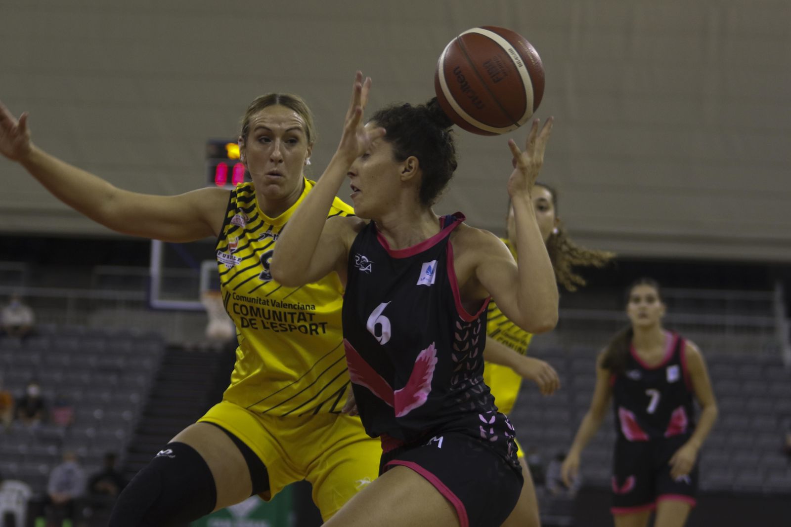 El Raca, en una acción del choque contra Paterna.