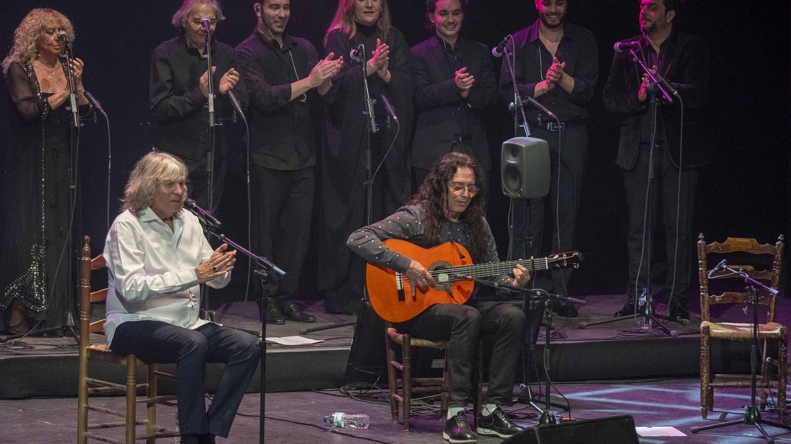 José Mercé con la guitarra de Tomatito.