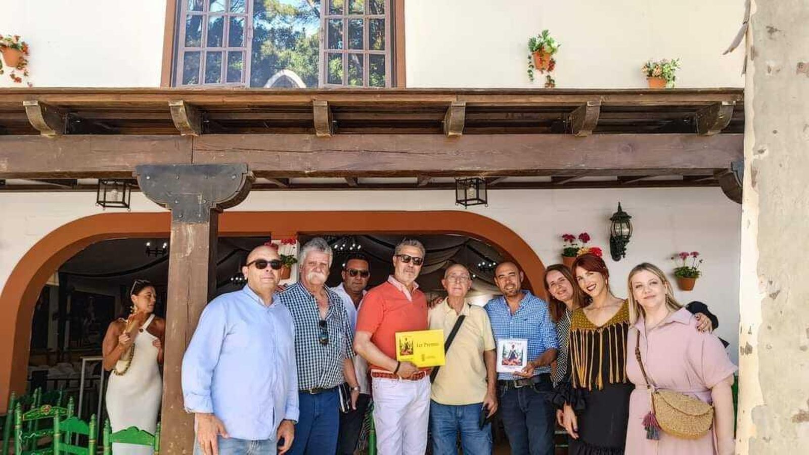 Entrega del premio del Concurso de Exornos a la Peña 5x5 Entrega del premio del Concurso de Exornos a la Peña 5x5