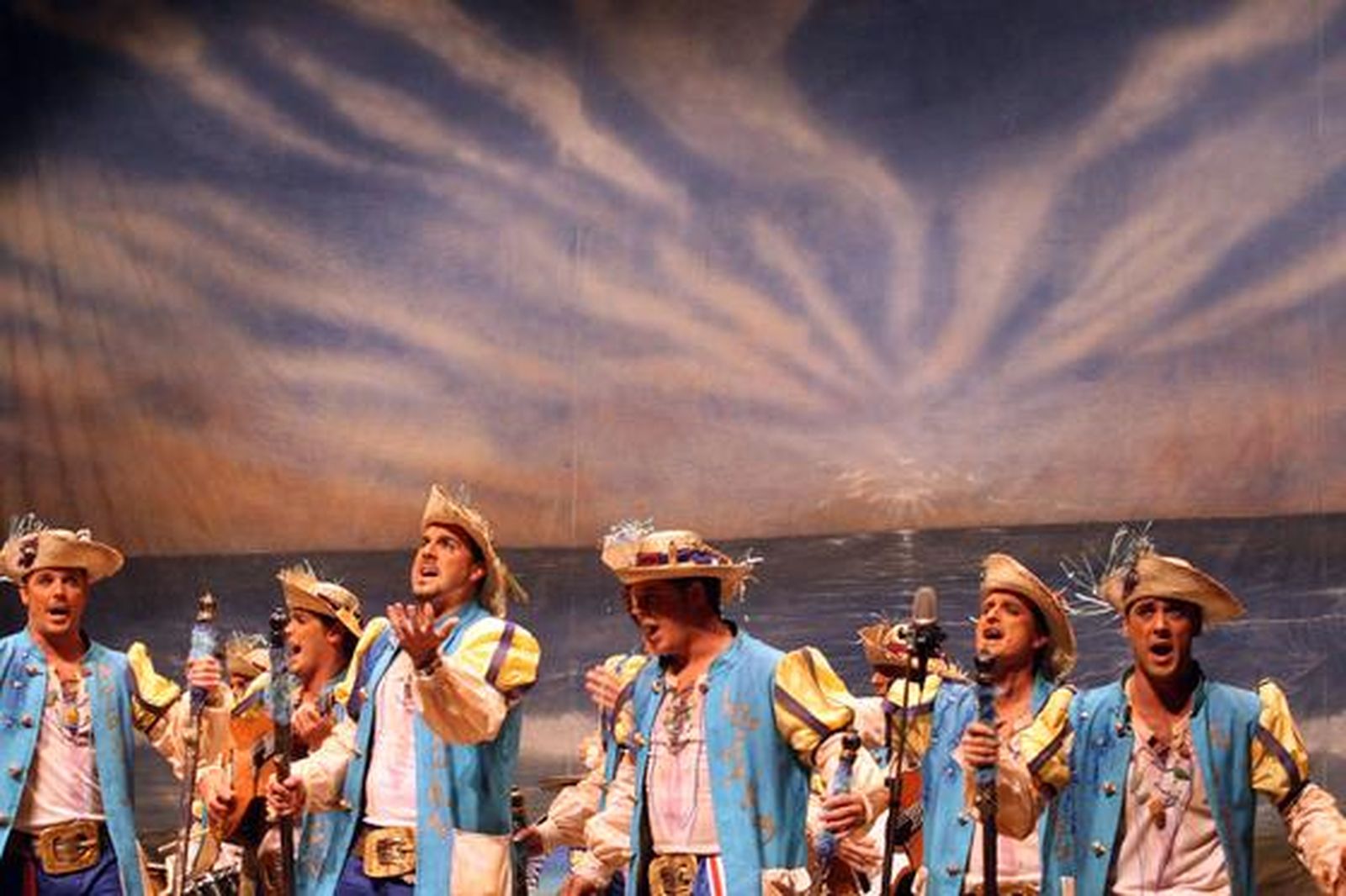 Comparsa de Tarifa 'El reino de la playa'./Fotos:Paco Guerrero

Foto: Paco Guerrero