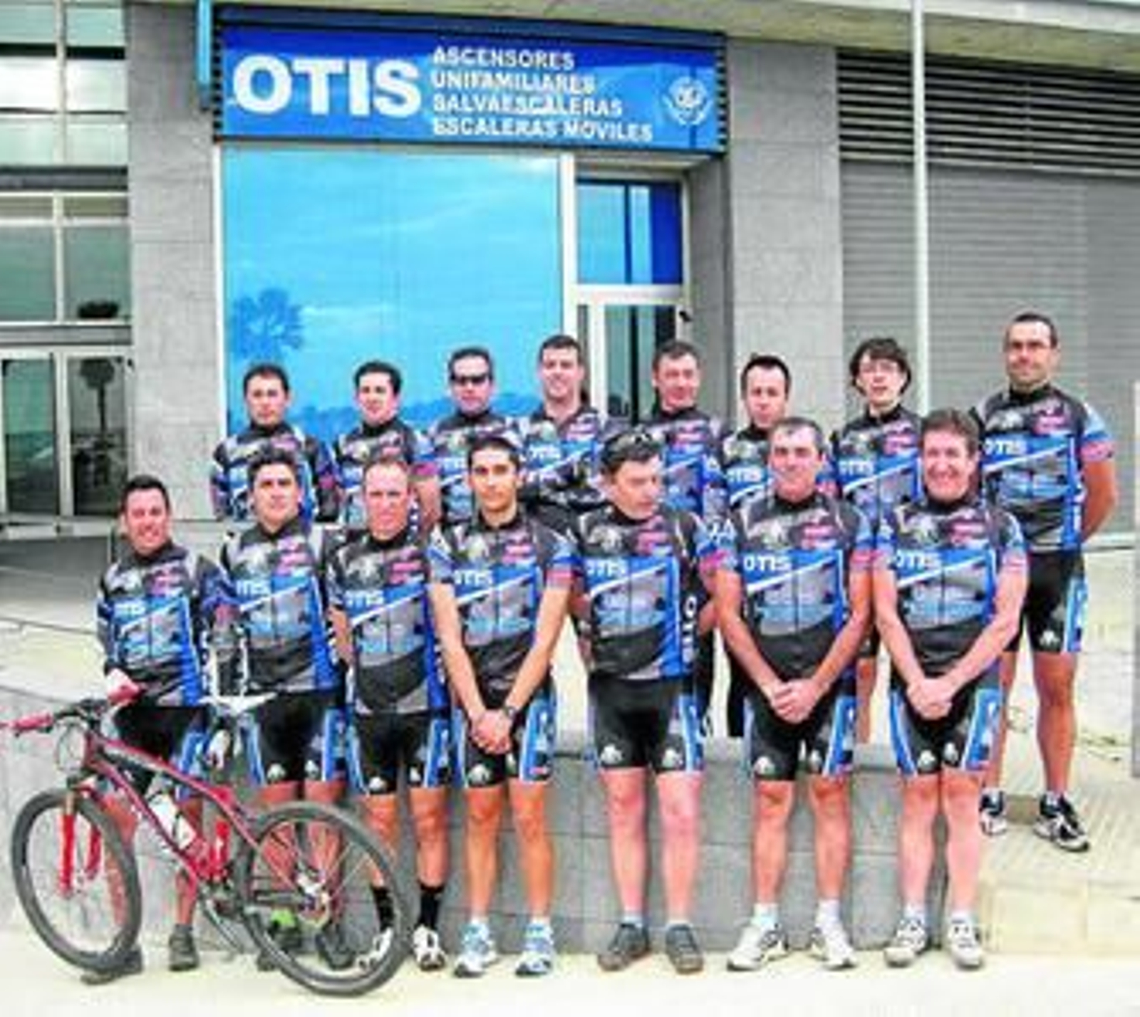 El Bicis Huelva-Otis afronta la temporada con metas altas.
