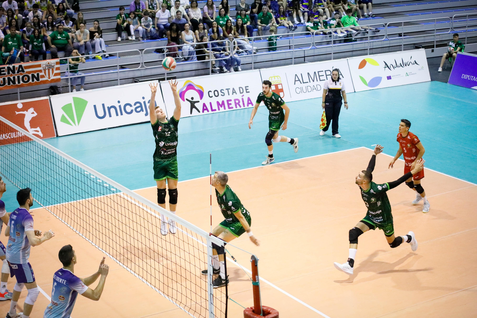 Imágenes del partido entre Unicaja Almería y Grupo Herce Soria