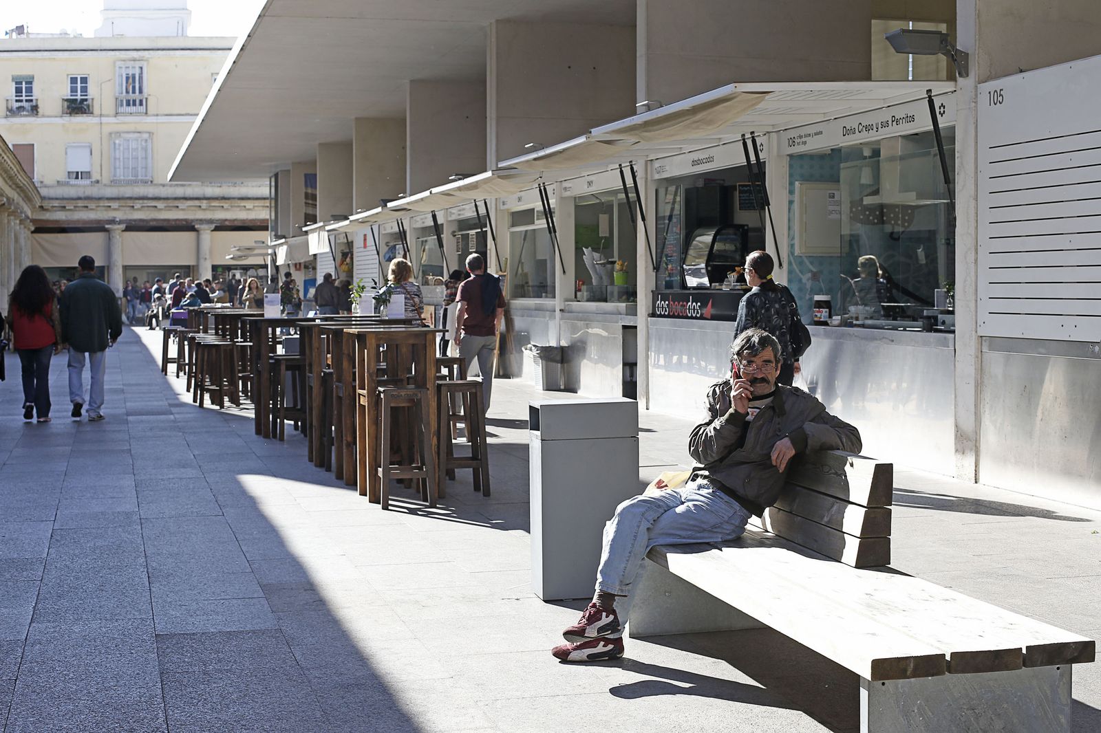 Imagen de archivo de la zona de restauración del interior del Mercado Central de Cádiz