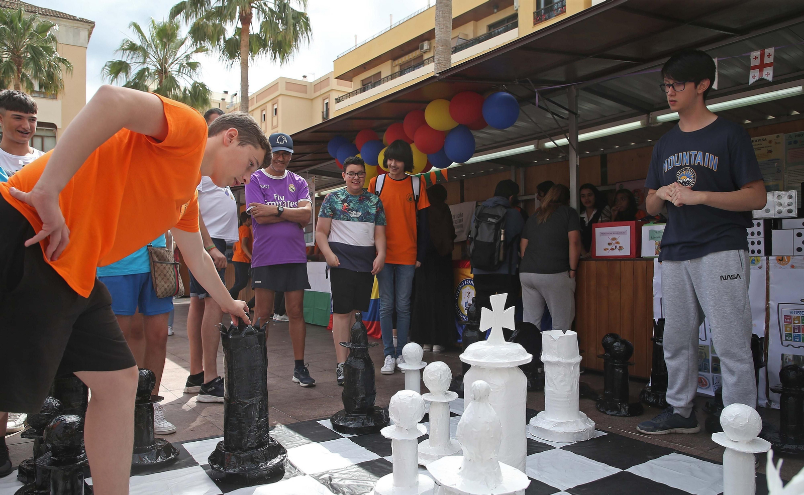 Fotos de la primera jornada de Diverciencia 2023 en Algeciras