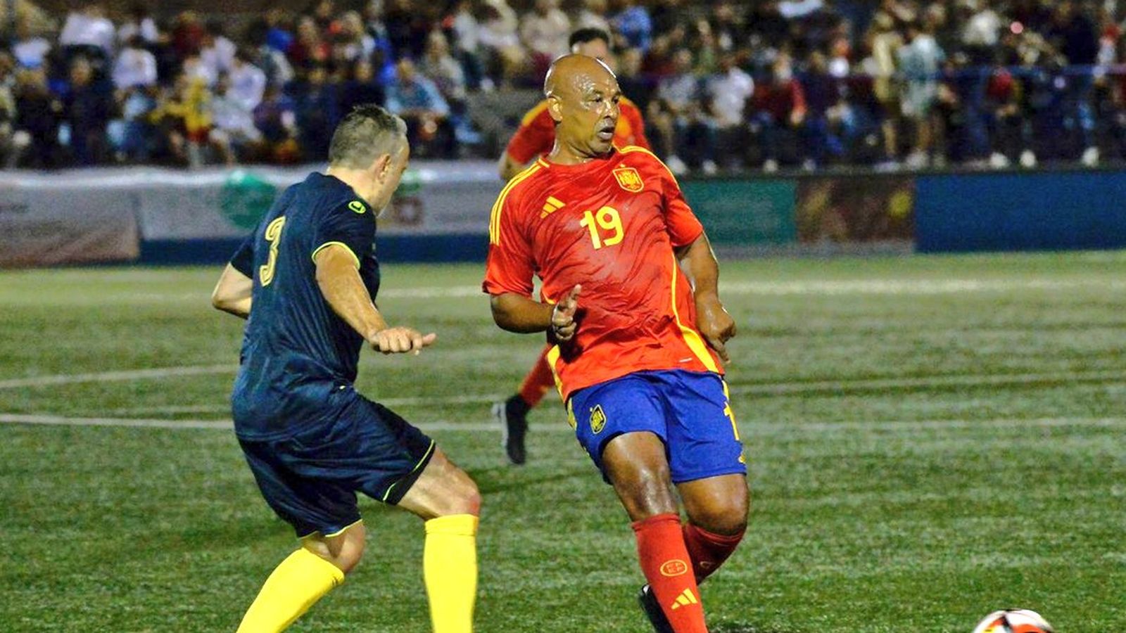 Las Leyendas de la selección española deleitan en Alhaurín de la Torre