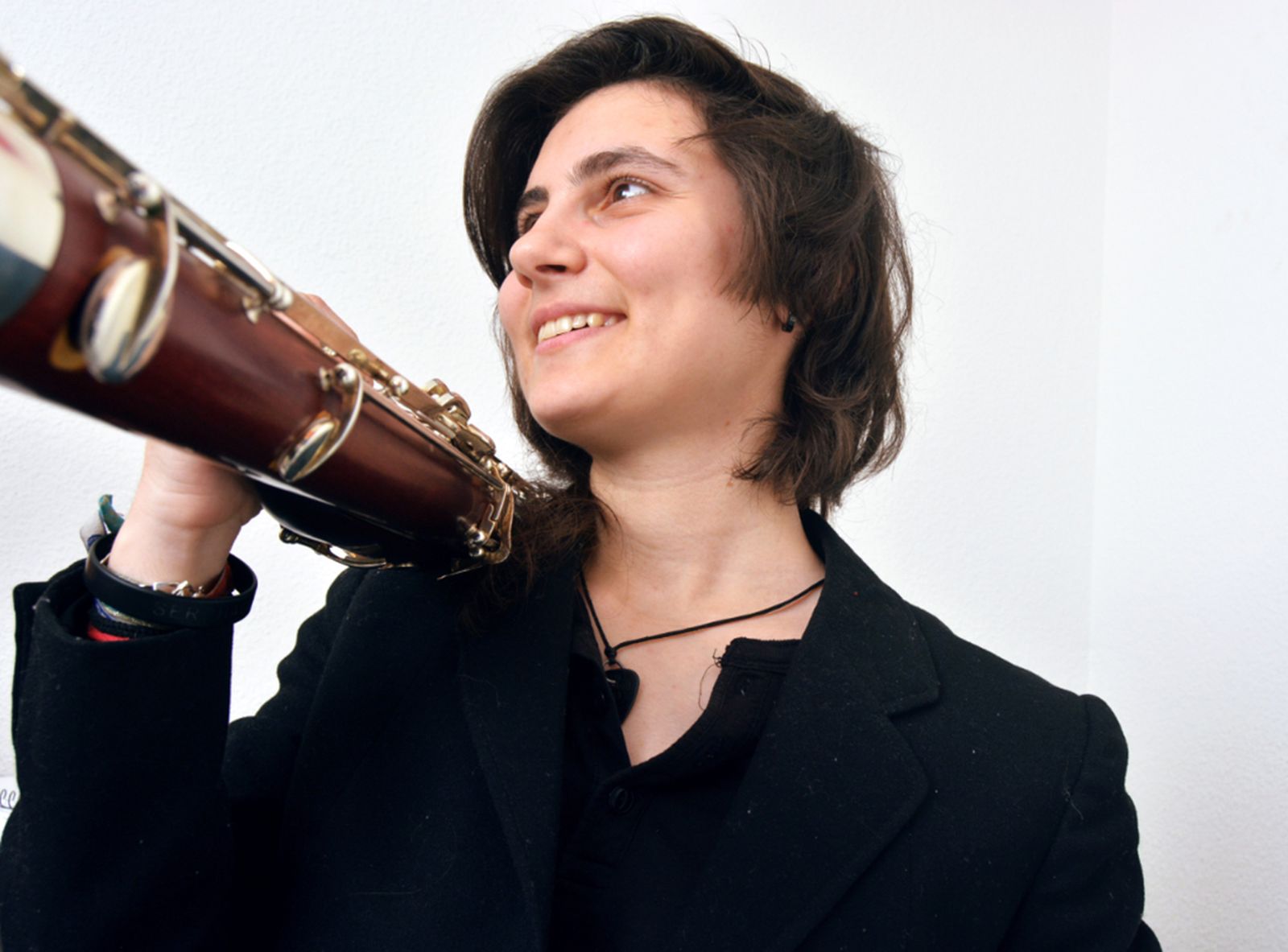 La palmerina Laura Díaz Martínez posa con su fagot.