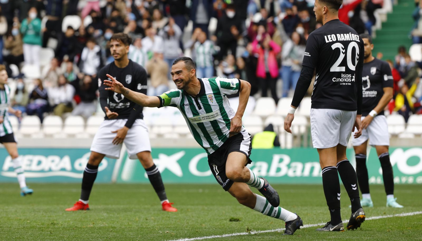 Miguel de las Cuevas celebra uno de sus goles de esta temporada.