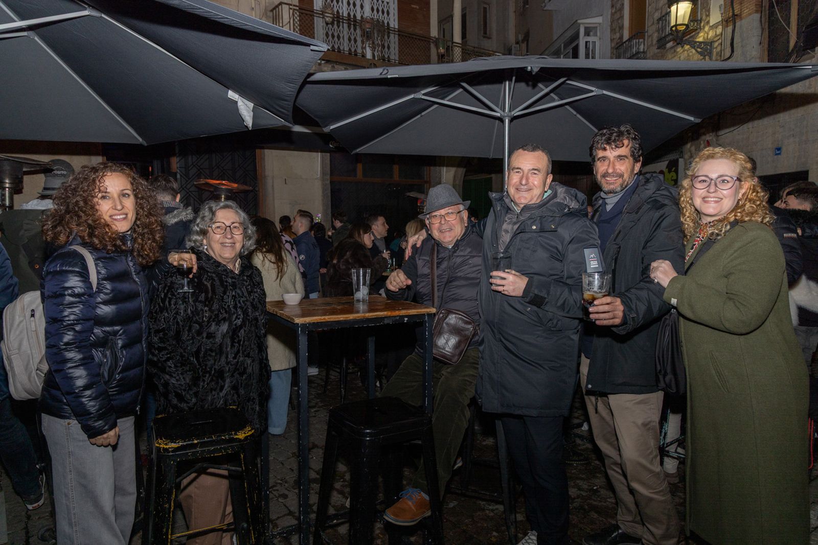 Así disfruta Jaén del concierto extraordinario a pie de calle: "Único Pop Rock"