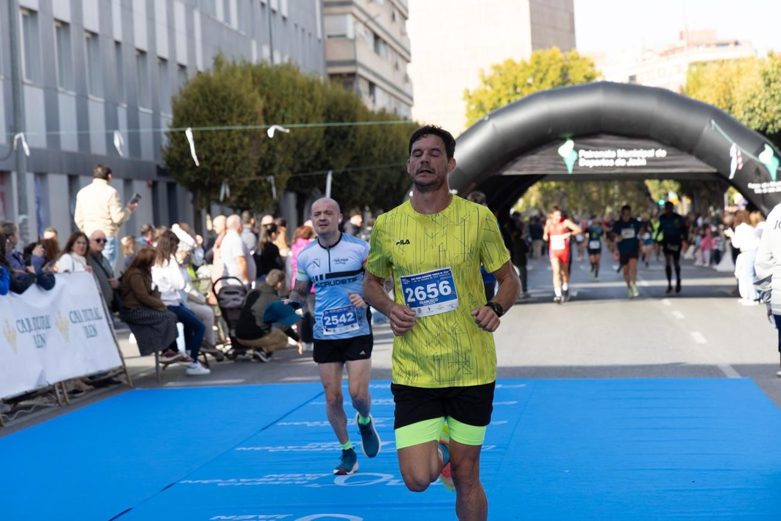 En imágenes: multitudinaria e histórica XXIX Media Maratón 'Ciudad de Jaén' y 10k en memoria de Paco Manzaneda