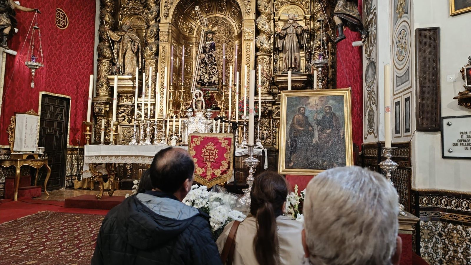 Cuadro de San Judas Tadeo, colocado en el presbiterio presidido por Jesús Nazareno por la festividad del santo.