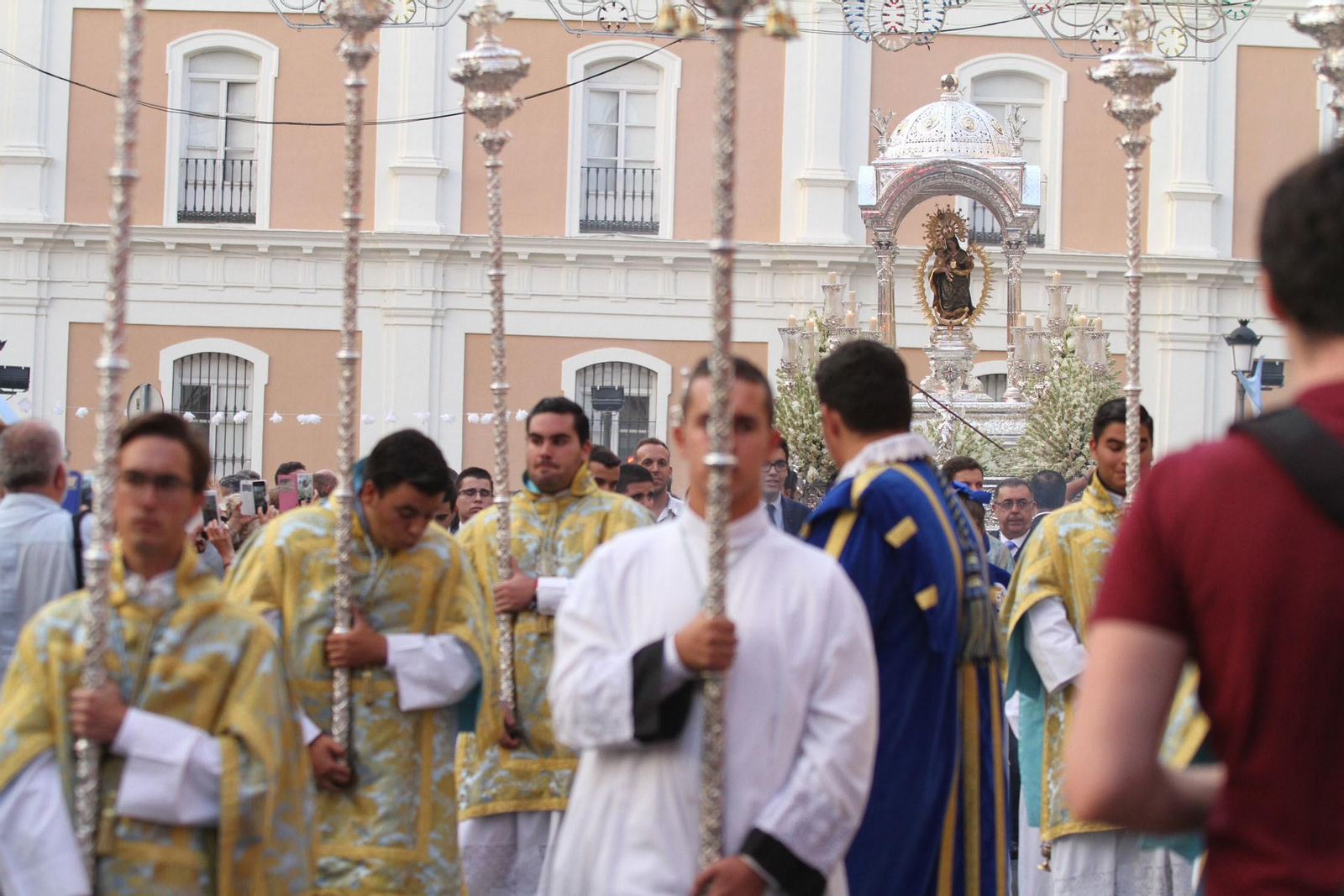 Procesión solemne de la Virgen de la Cinta.