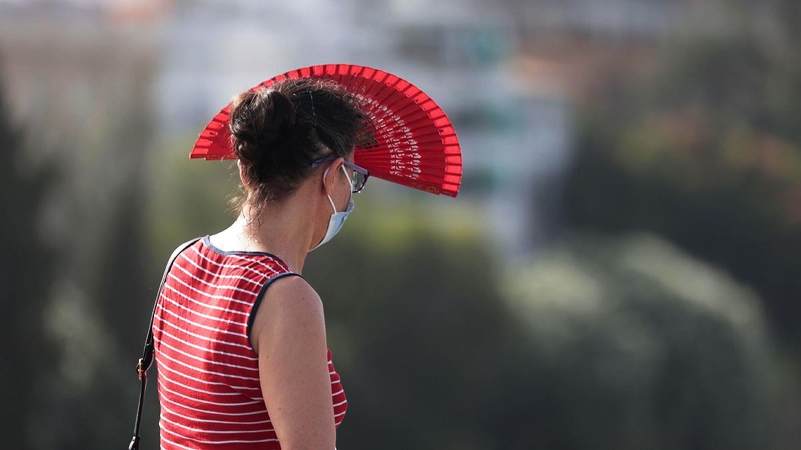 Tomares activa la campaña contra el calor ante la primera ola del verano