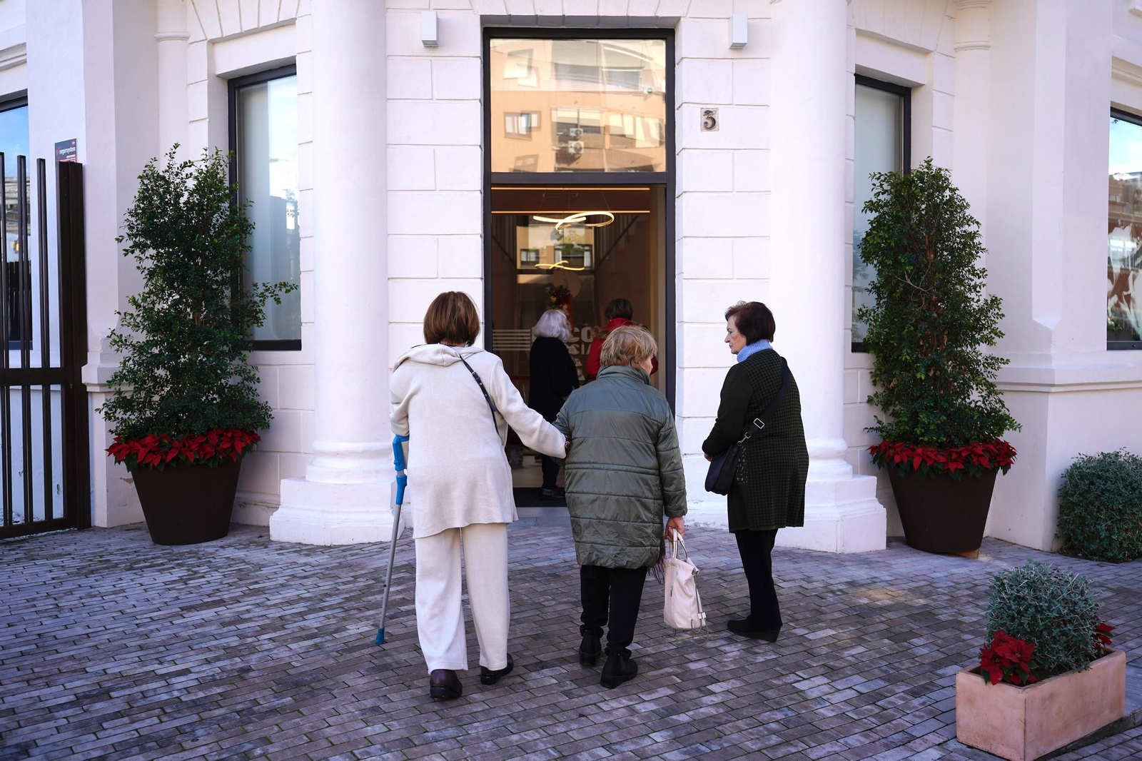 Fotos de la exposición 'Entre dos aguas' de Antonio Jesús Pérez en el Centro Paco de Lucía de Algeciras