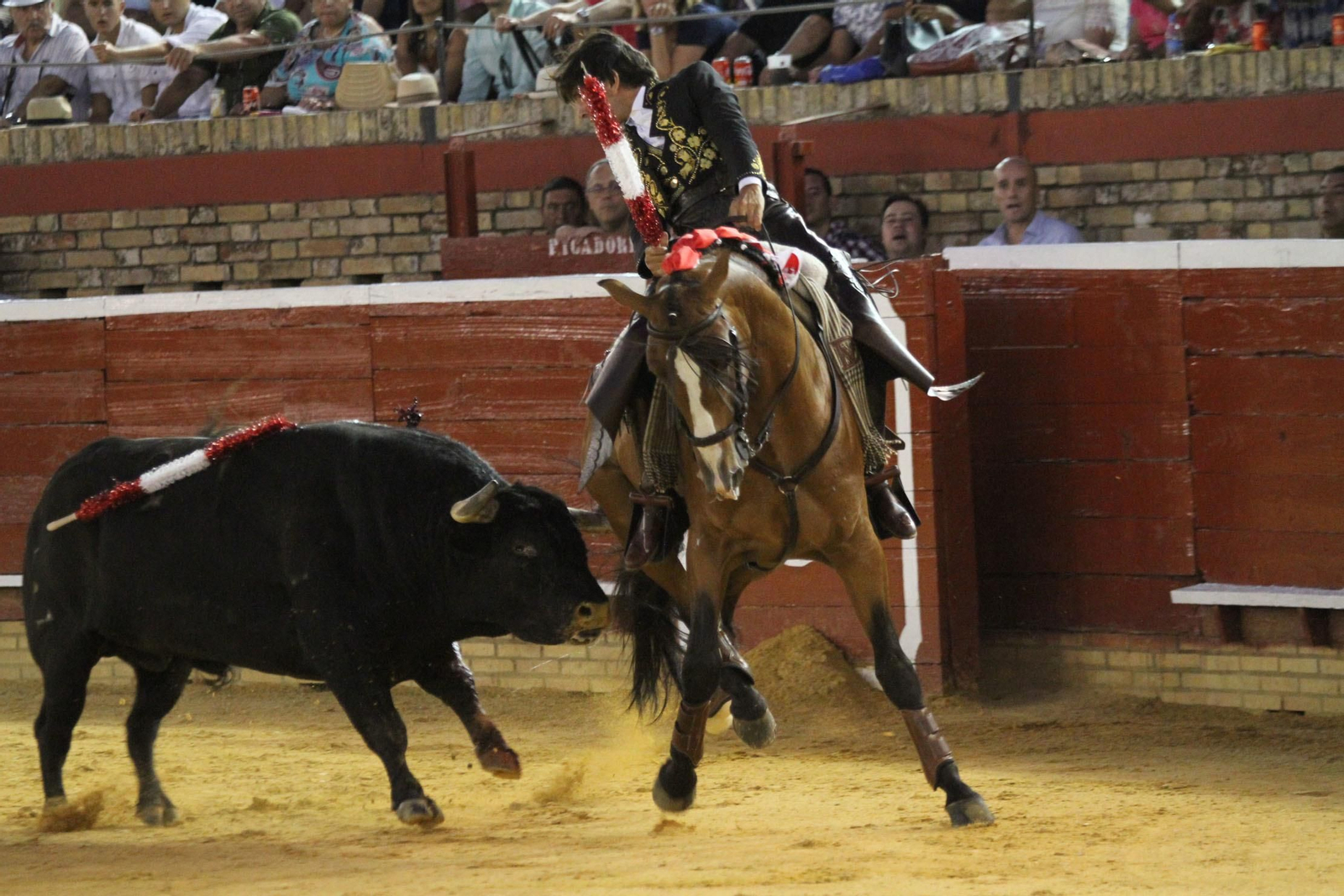 Festejo de Rejones en el coso de La Merced por Colombinas.