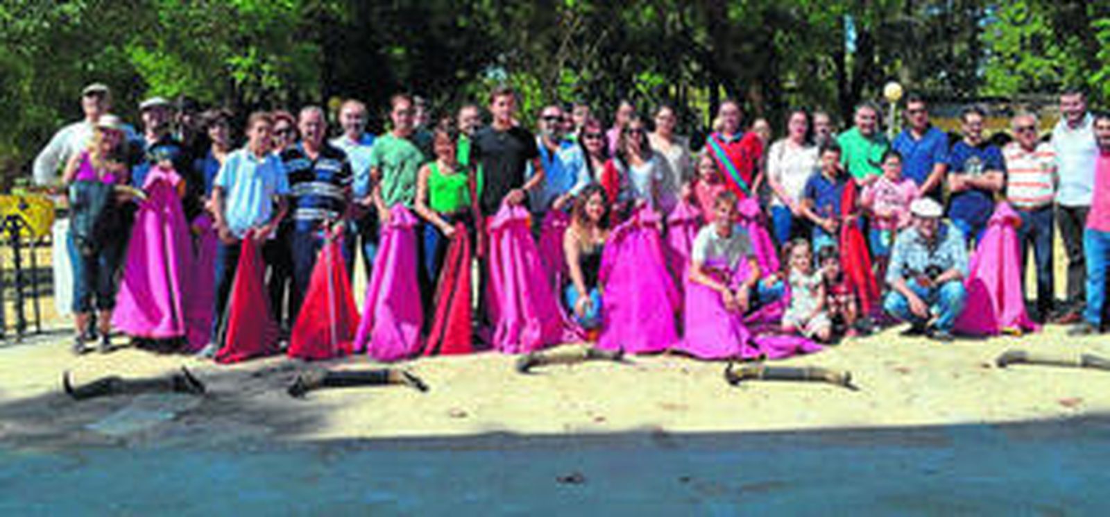 La terna que lidia el domingo en Sanlúcar, estuvo en Jerez con los aficionados prácticos y tertulia taurina jerezana.