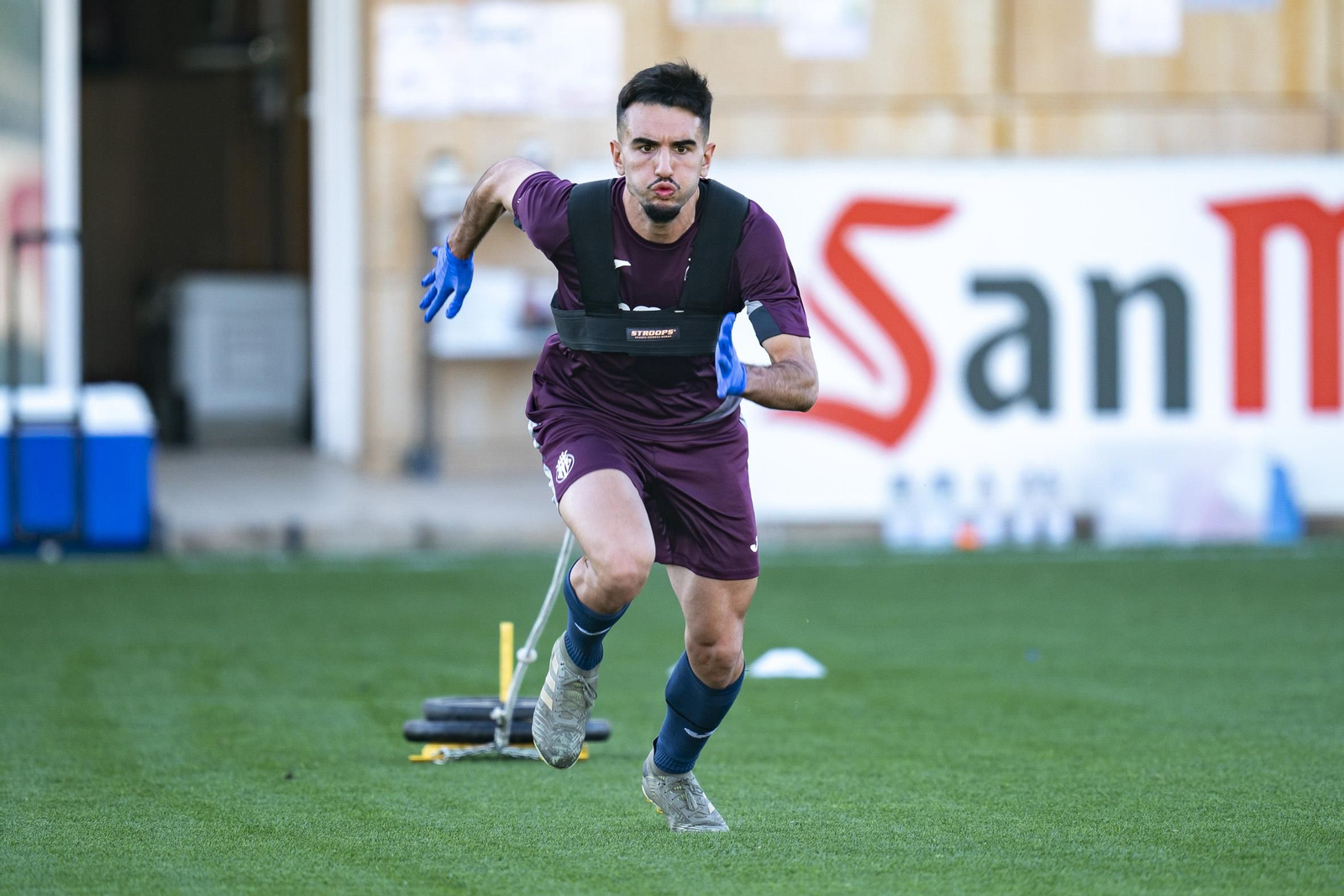 Morlanes procede del Villarreal en calidad de cedido