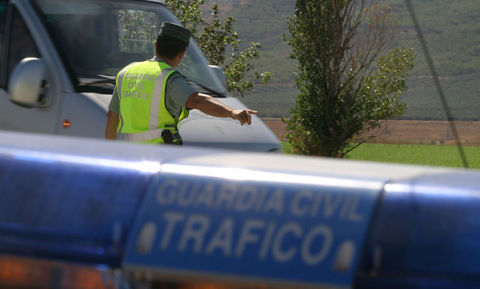 Control de la guardia civil en una carretera gaditana.