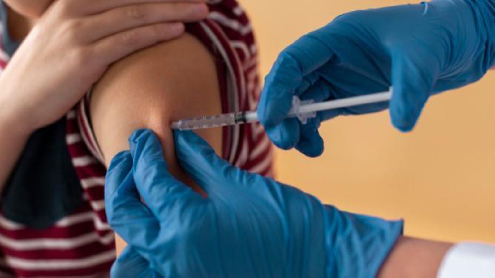 La vacunación, la gran fortaleza de España frente al repunte de sarampión.