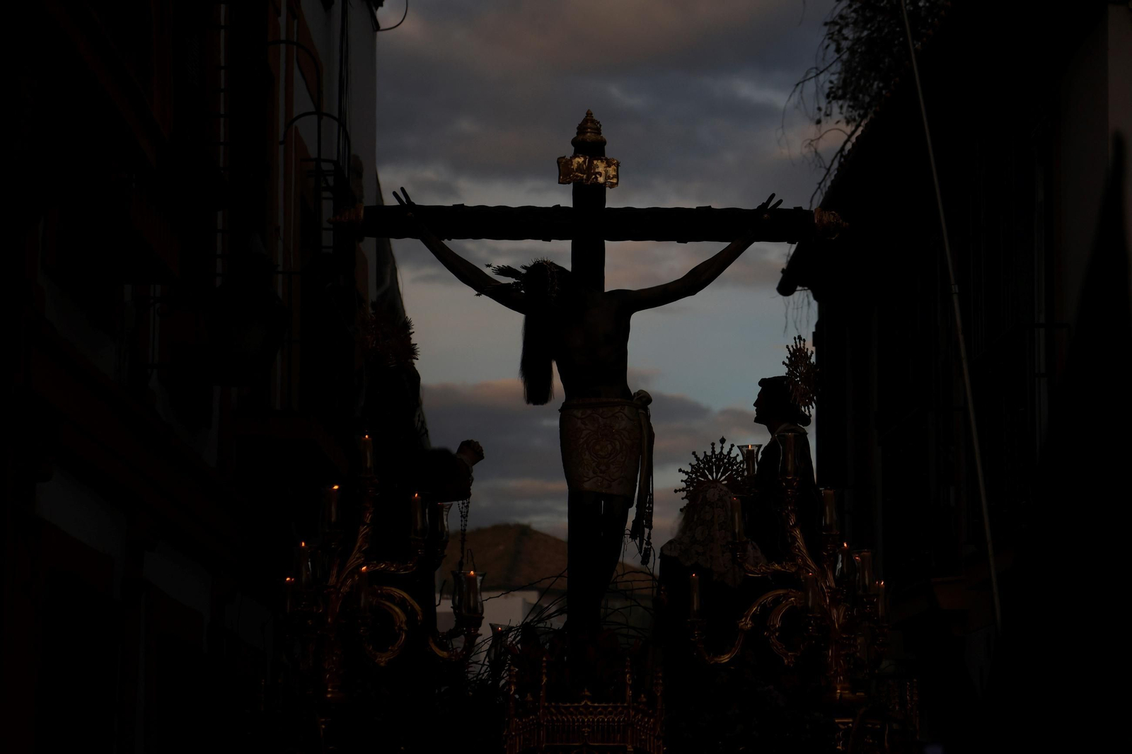La procesión del Cristo de Gracia en este Jueves Santo de Córdoba, en imágenes