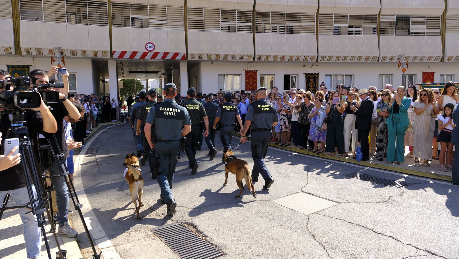 Imágenes de la Festividad del Pilar en la Comandancia de la Guardia Civil de Almería