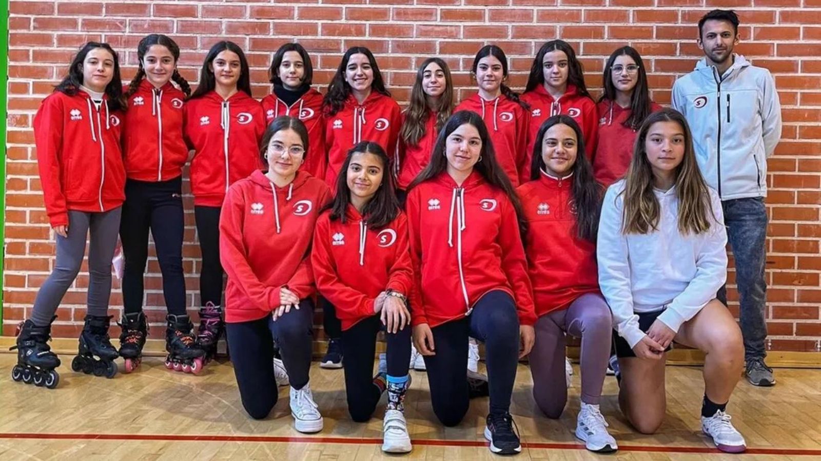 Varias integrantes del Club Sportia de Ciudad Real, entre las que aparece Alma González.