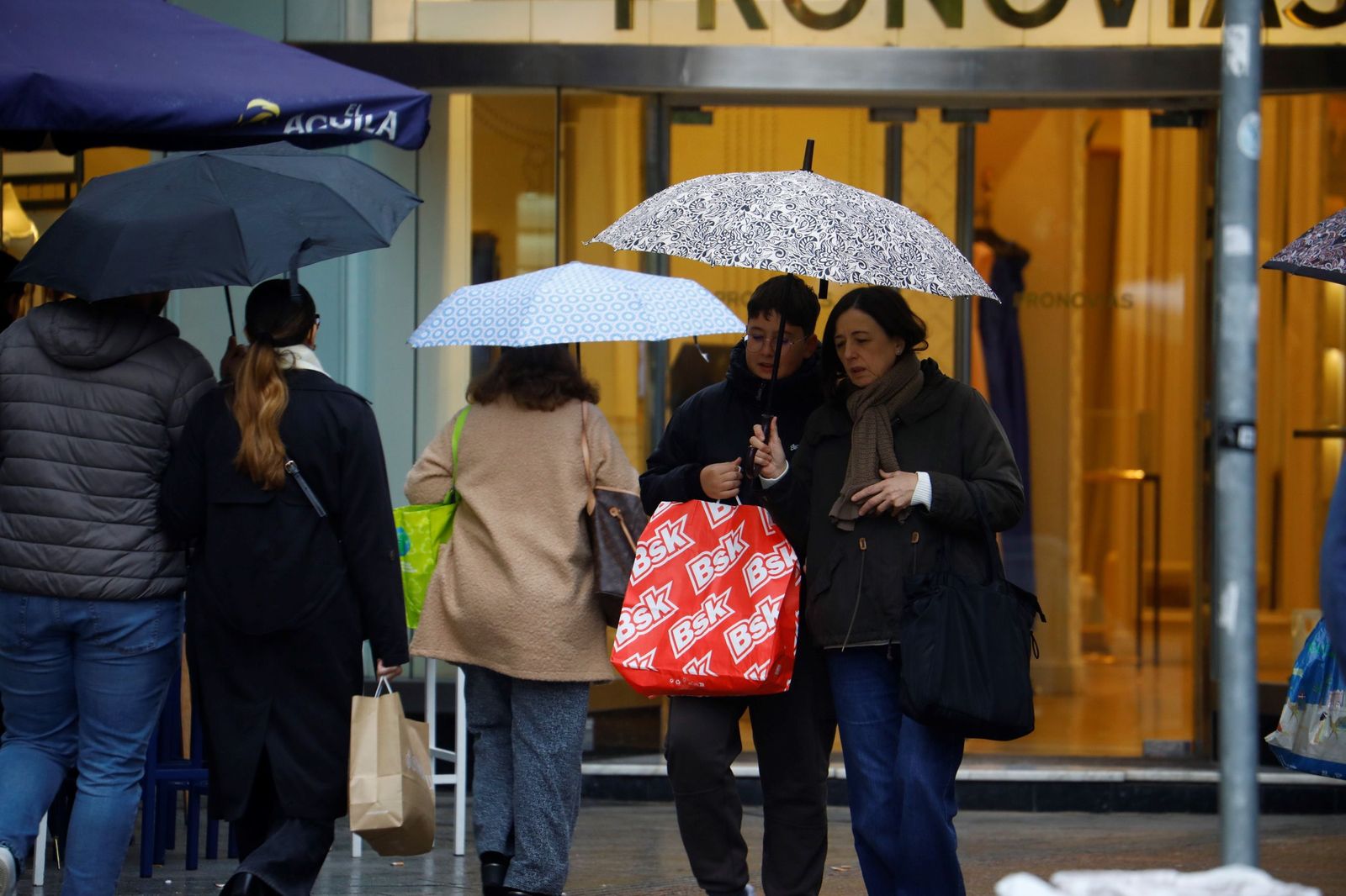 Los cordobeses ultiman las compras de Navidad, en imágenes