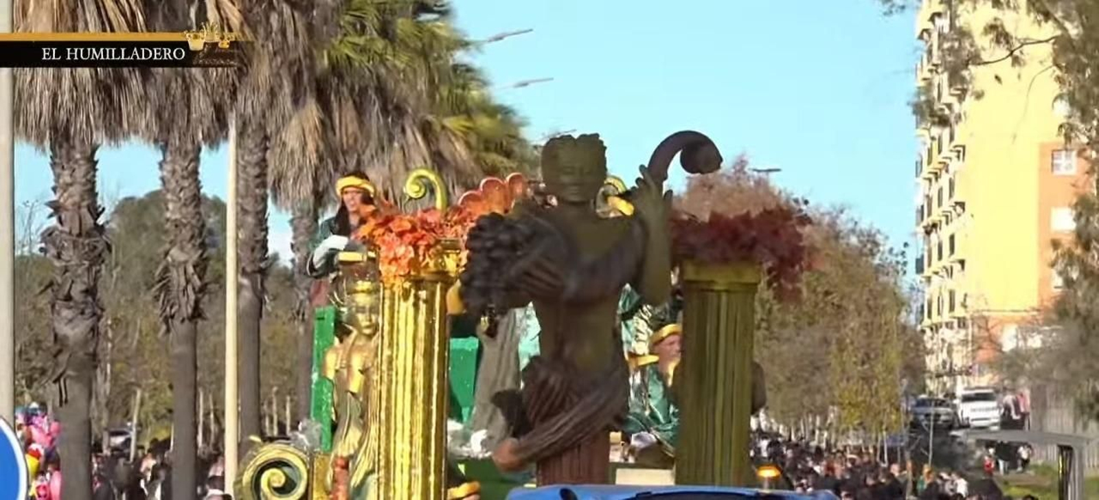 La Cabalgata de Reyes de Huelva a la altura del Humilladero de La Cinta