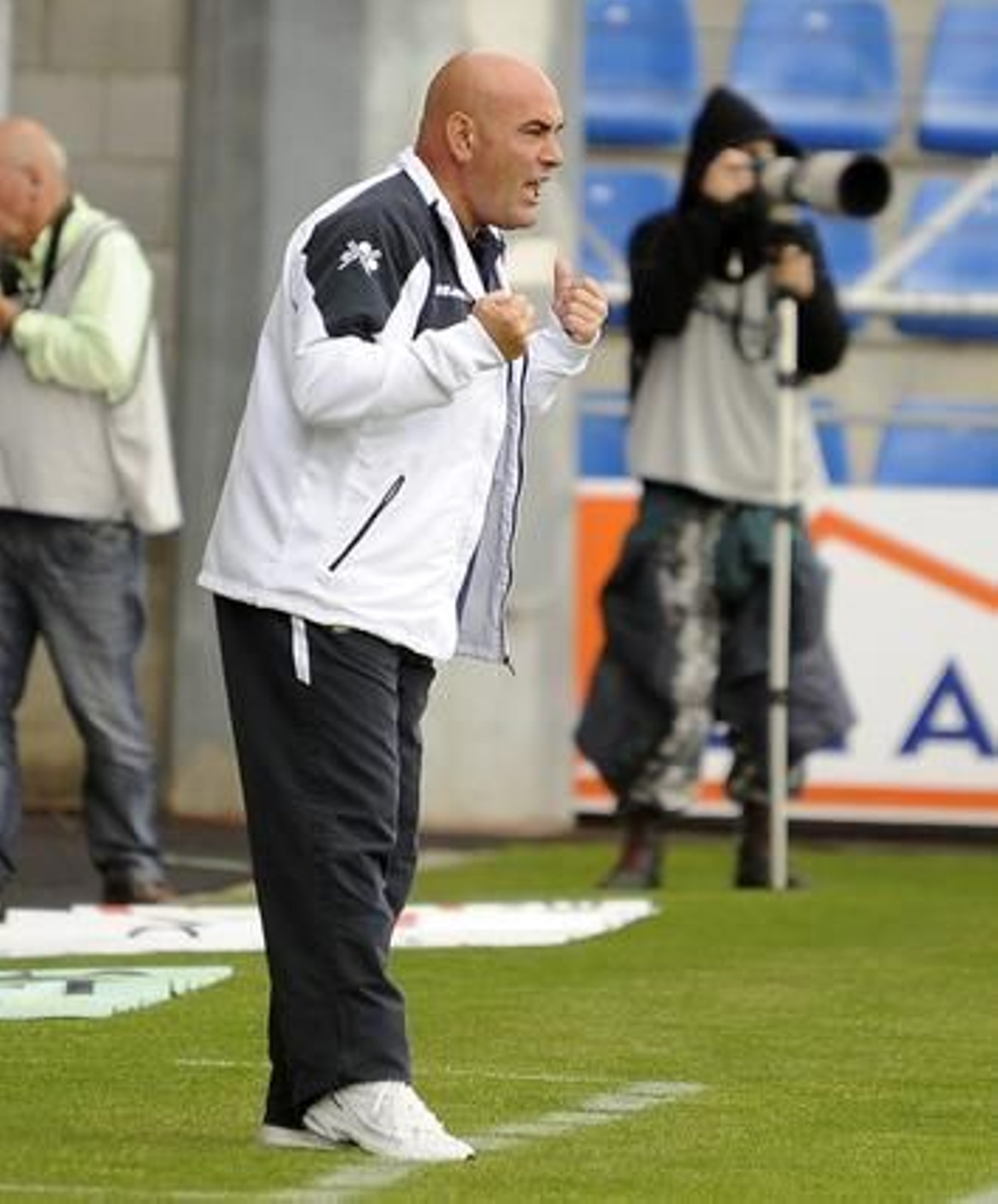 El Recreativo deja casi sentenciada la permanencia tras ganar 0-2 al Numancia. / LOF