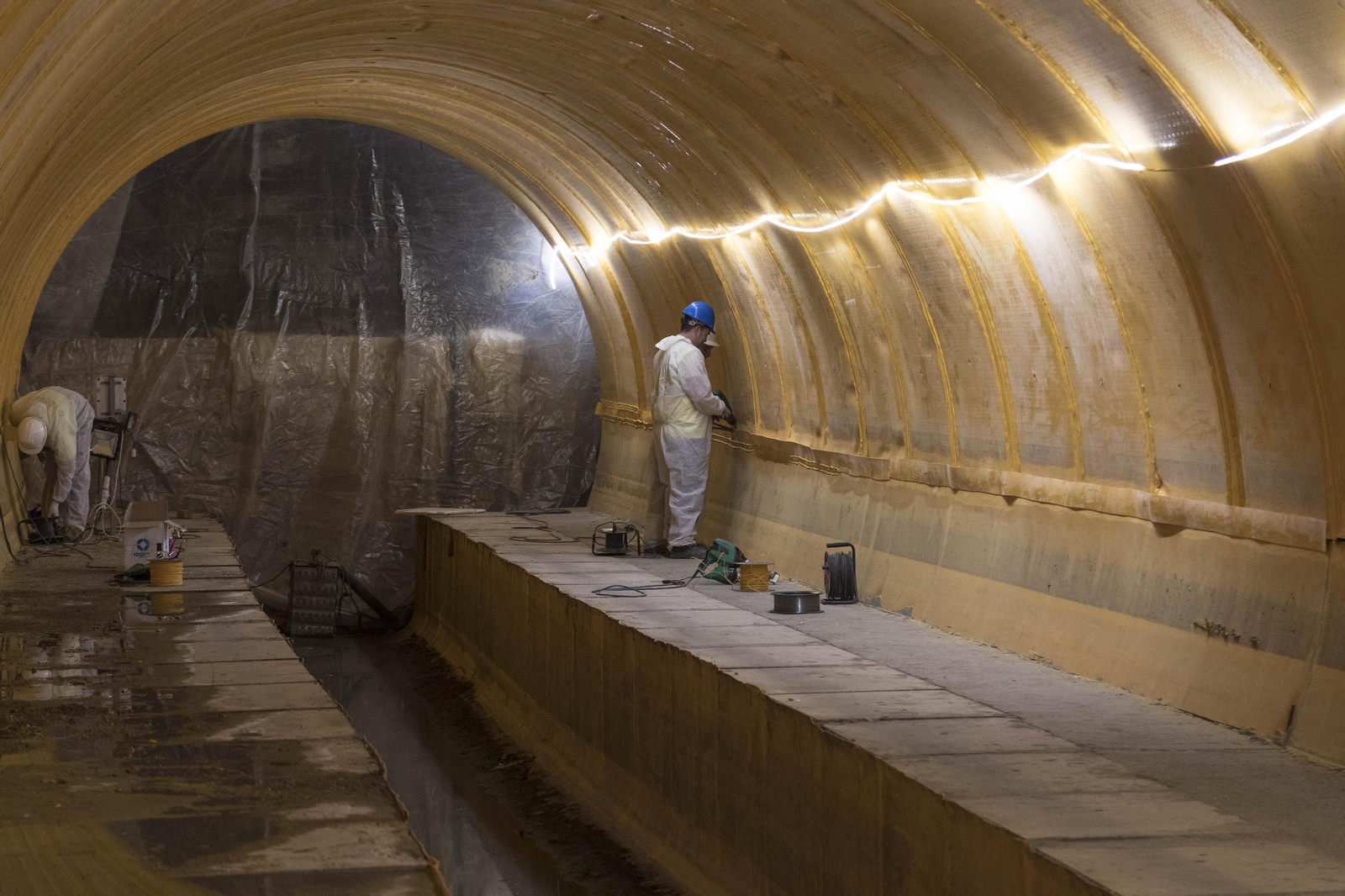 La renovación del gran colector de Sevilla, en imágenes